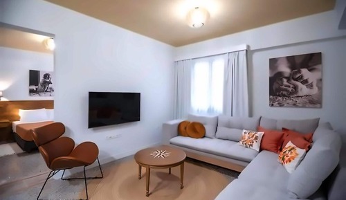 Apartment, Smoking