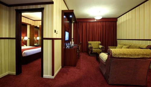 Luxury Suite