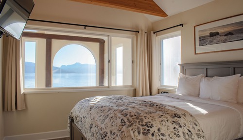 Luxury Condo, 3 Bedrooms, Balcony, Ocean View (715)