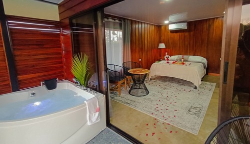 Romantic Cabin