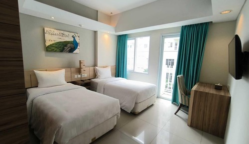 Superior Room, 2 Twin Beds, Non Smoking, City View