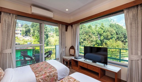 Luxury Triple Room, Balcony, Mountain View
