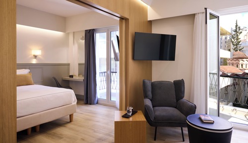 Deluxe Room, City View