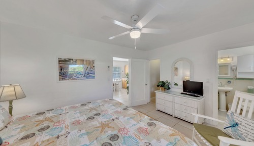 Comfort Apartment, 1 King Bed with Sofa bed, Resort View, Beachfront