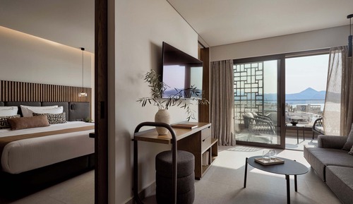 Signature Suite Panoramic Sea View