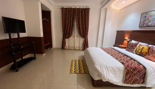 Superior Suite, City View