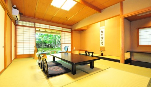 Family Suite, 1 Bedroom, Hot Tub, Garden View