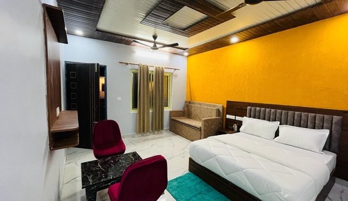 Honeymoon Cottage, Balcony, Hill View
