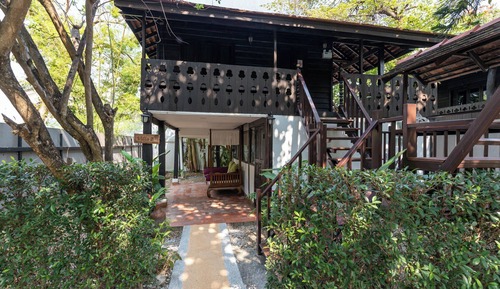 Standard House, Balcony