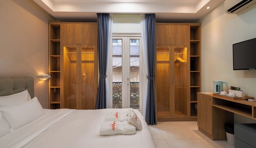 Balcony King Room