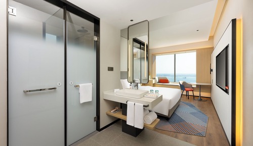 Standard Room, 1 King Bed, Sea View (High Floor)