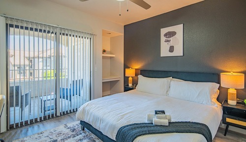 Deluxe Apartment, 1 King Bed with Sofa bed, Balcony