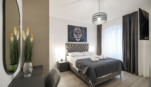 Deluxe Condo, City View