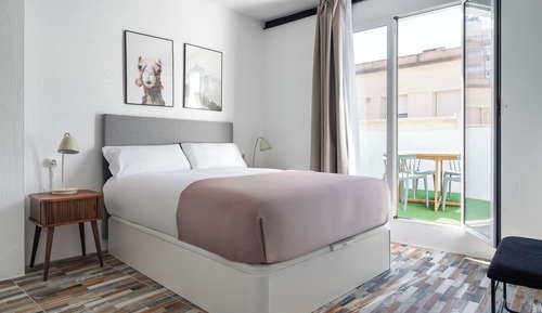 One-Bedroom Apartment with Terrace
