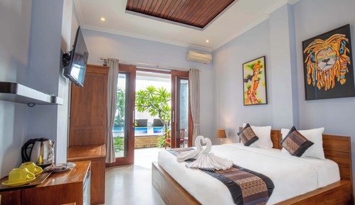 Deluxe Double Room, Patio, Pool View