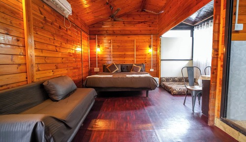 Super Deluxe Family Cottage
