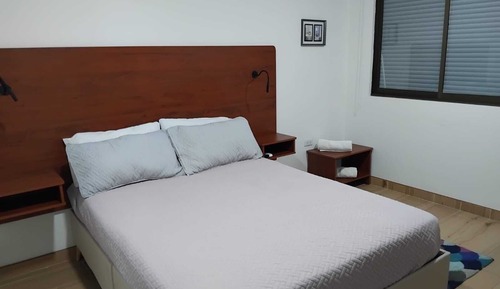 Comfort Room, Courtyard View