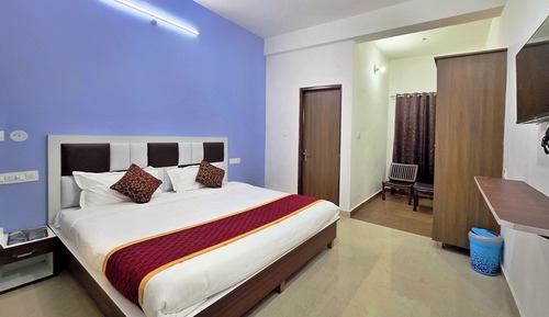 Deluxe Room, Hill View