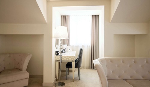 Suite, 1 King Bed