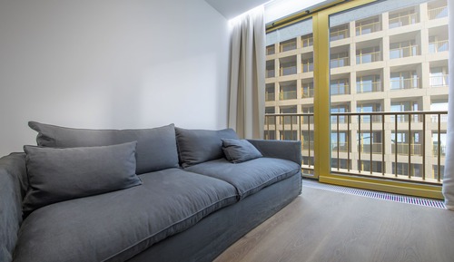 Penthouse with balcony and river view