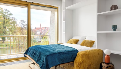 Studio with balcony and river view