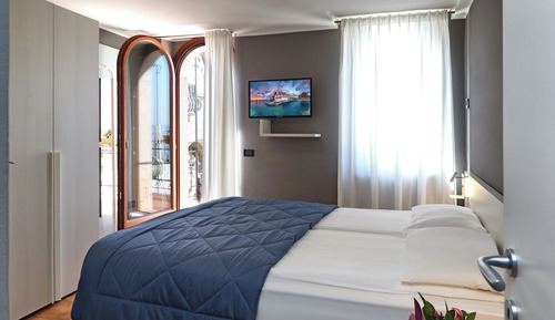 Deluxe Double or Twin Room, Balcony, Lake View
