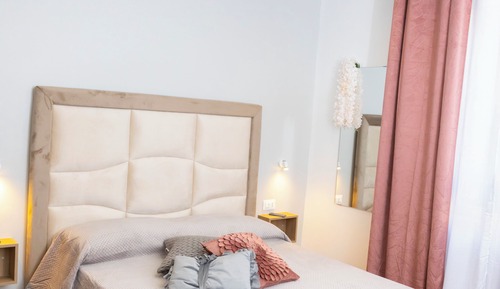 Deluxe Room, Non Smoking, Private Bathroom