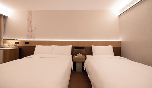 Family Triple Room, City View