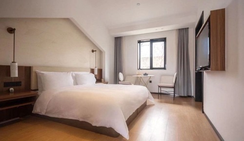 Superior Single Room