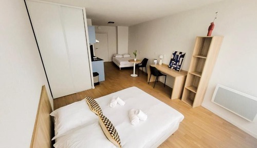 Studio, Multiple Beds