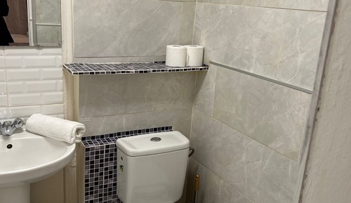 Basic Studio, Ensuite