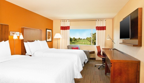 Room, 2 Double Beds, Golf View (Mobility Accessible, Tub)