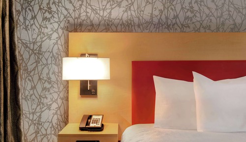 Suite, 1 King Bed, Accessible, Non Smoking (Hearing)