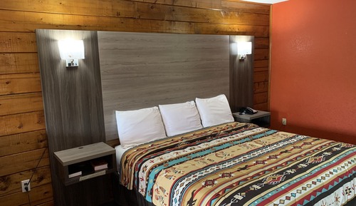 Basic Suite, 1 King Bed