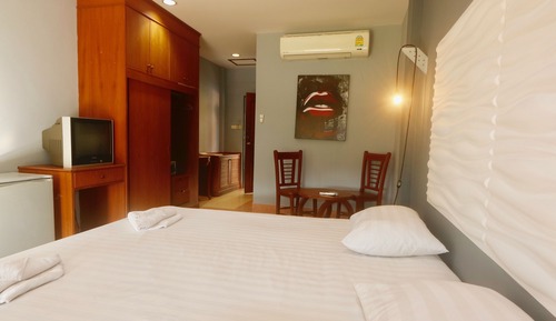 Economy Room