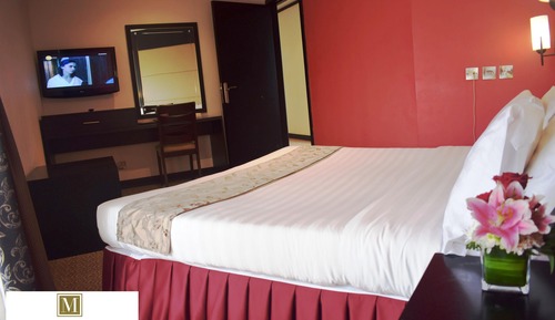 Deluxe Suite