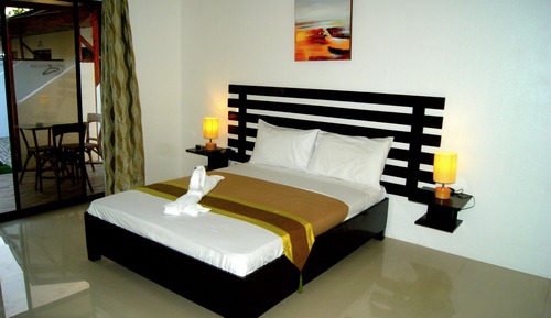 Deluxe Double Room, 1 Queen Bed, Accessible, Pool View