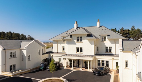 Suite, Courtyard View
