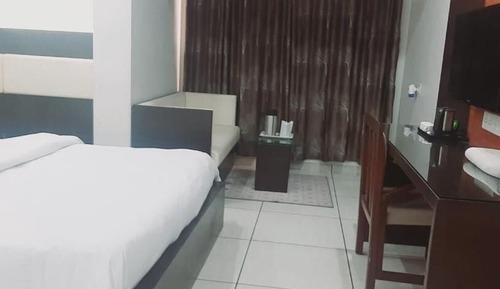 Standard King Bed