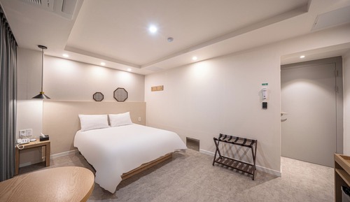 Premium Double Room, 1 Double Bed, Non Smoking, Private Bathroom (Self Check-in)