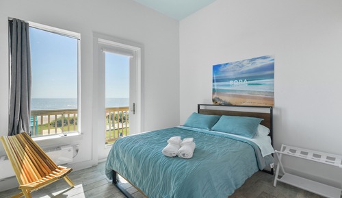 Deluxe Single Room #203, 1 Bedroom, Beach View, Oceanfront