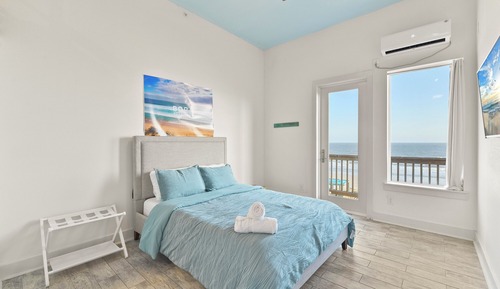 Deluxe Single Room #310, 1 Bedroom, Beach View, Oceanfront