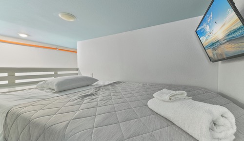 Deluxe Single Room #208, 1 Bedroom, Beach View, Oceanfront