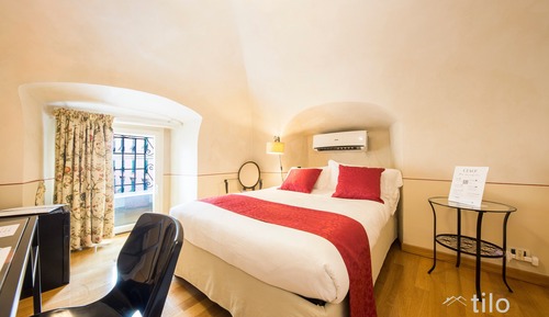Business Room, City View