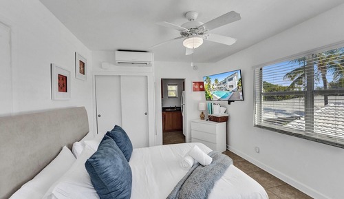 Panoramic Studio, Pool View