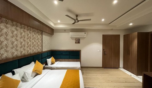 Luxury Triple Room