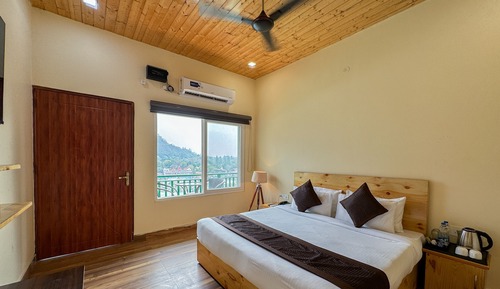 Premium Double Room, Patio, Mountain View