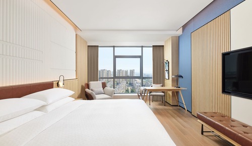 Standard Room, 1 King Bed