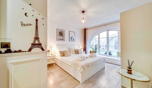 Deluxe Apartment
