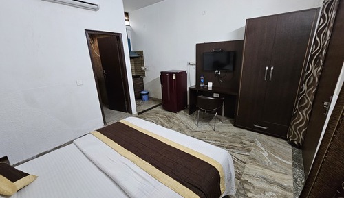 Suite Room with Balcony + Sofa